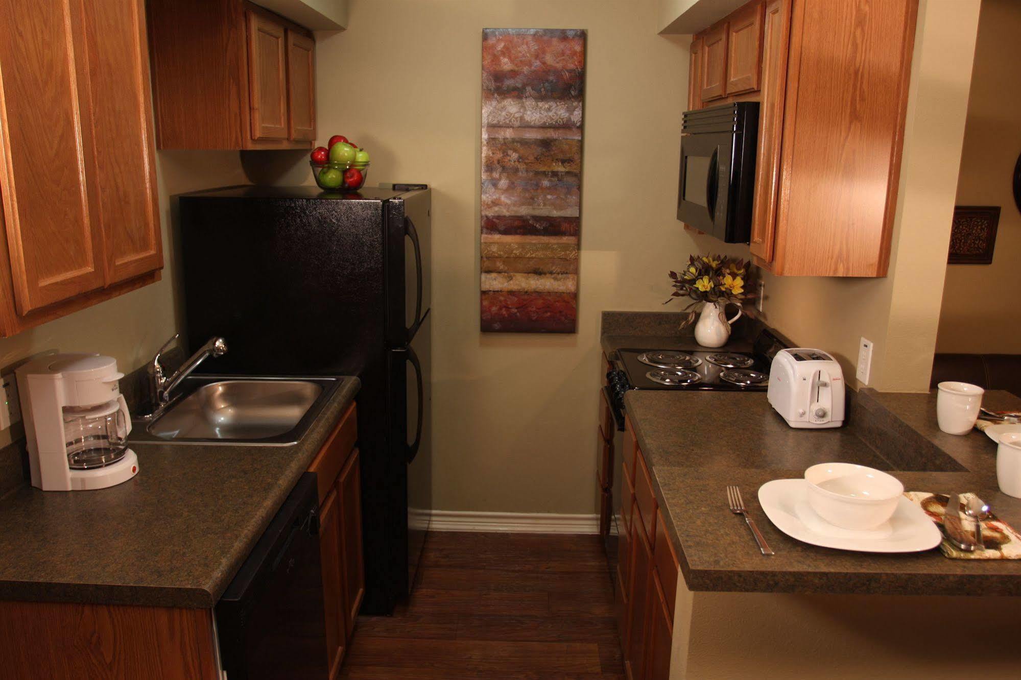 Eagle'S Den Suites Cotulla A Travelodge By Wyndham Eksteriør bilde