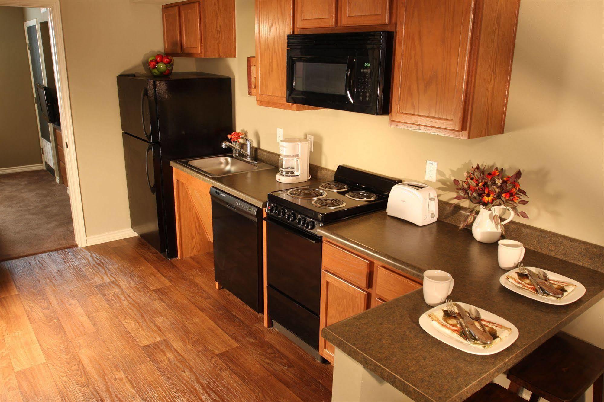Eagle'S Den Suites Cotulla A Travelodge By Wyndham Eksteriør bilde